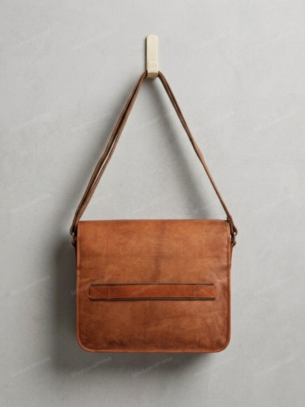 Berliner Ghent Leather Crossbody Messenger Bag, Fits Laptops - Picture 2 of 9